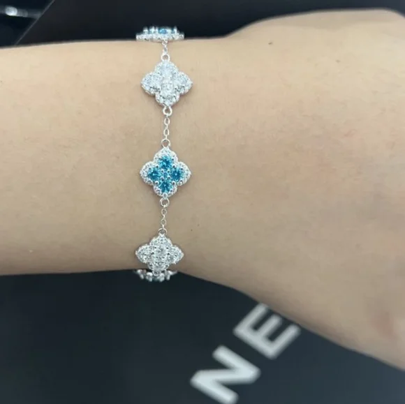 18k white gold baby blue diamond bracelet - Picture 5 of 10